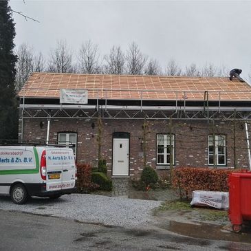 Dakbedekking rode dakpannen