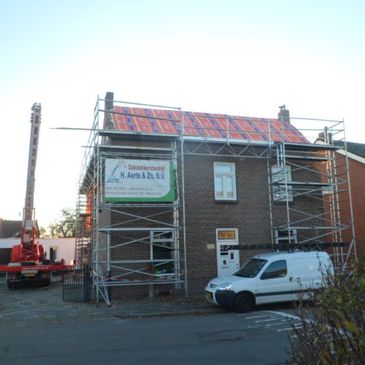 Dakbedekking hellend dak woning